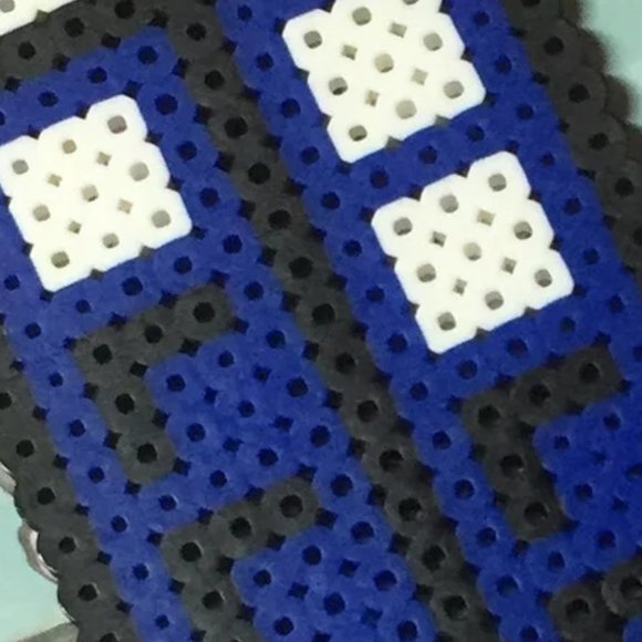 TARDIS Magnet - Nerdy Geeky Pixel Art - Doctor Who Fridge Magnet - Locker Magnet - Picture 2 of 5